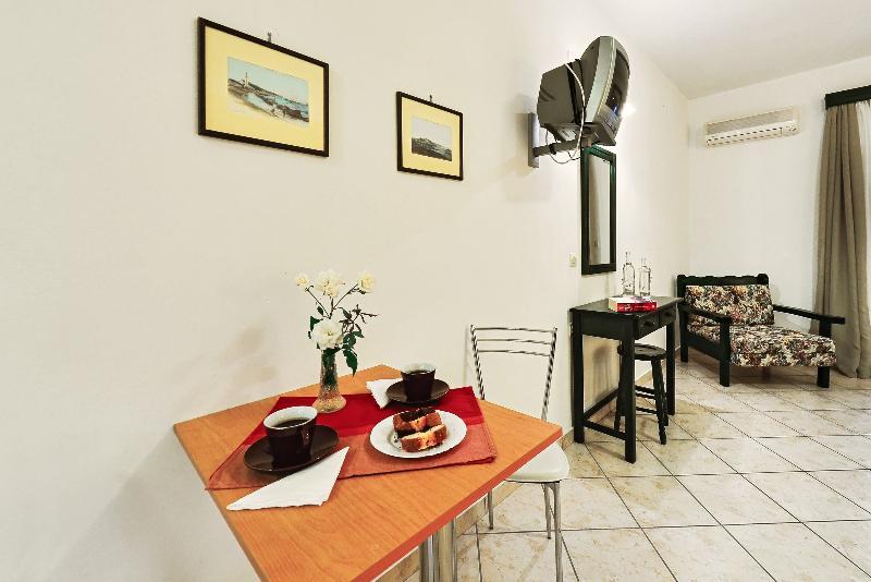 Remezzo Studios & Apartments Ammoudi Dış mekan fotoğraf